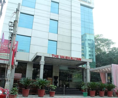 https://imgcld.yatra.com/ytimages/image/upload/t_hotel_yatra_city_desktop/v1429545190/Domestic Hotels/Hotels_Ghaziabad/Vaishali Inn/Vaishali Inn/Overview.jpg